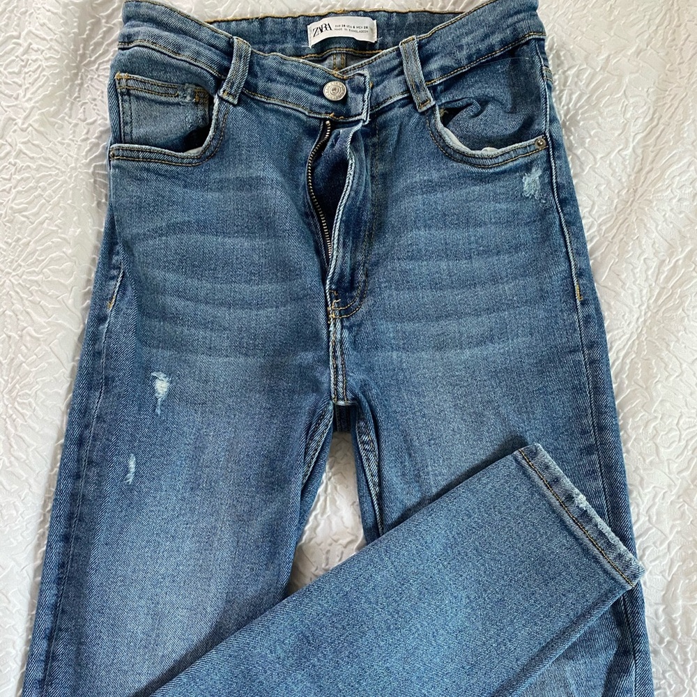 Zara Denim High-Waisted Jeans Size 6 US
